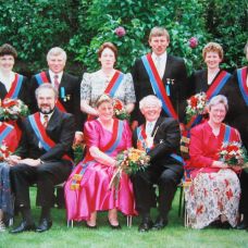 202 Kaiserthron 1996, Hinten v.l.: Gisela u. Wilhelm Dudek, Angelika u. Klaus Helker, Anni u. Gerd Finke, Vorne v.l.: Elisabeth u. Hermann Lindhof, Renate u. Hermann de Veen (neuer Kaiser),  Elke u. Hans-Jürgen Greiwe